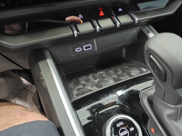 Certified 2024 Chevrolet Colorado Trail Boss w/ Advanced Trailering Package AWD/4WD image 21
