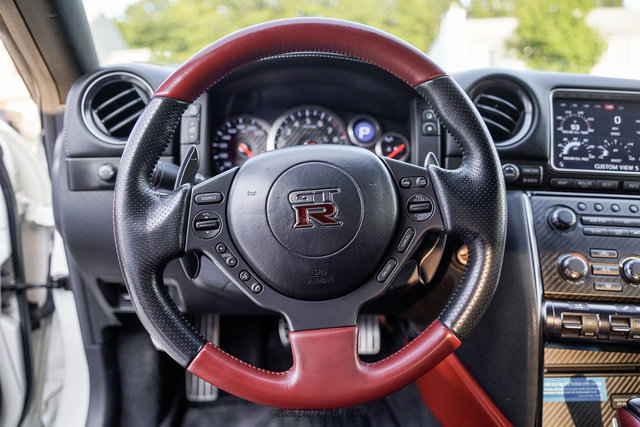 Used 2016 Nissan GT-R Premium AWD/4WD image 36