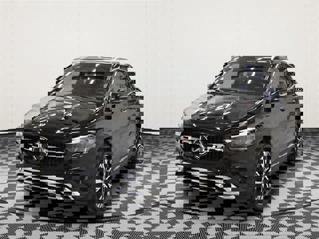 Used 2025 Mercedes-Benz GLA 250 4MATIC w/ Driver Assistance Package image 9