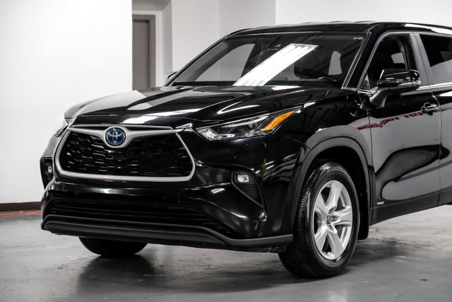 Used 2023 Toyota Highlander LE AWD/4WD image 9