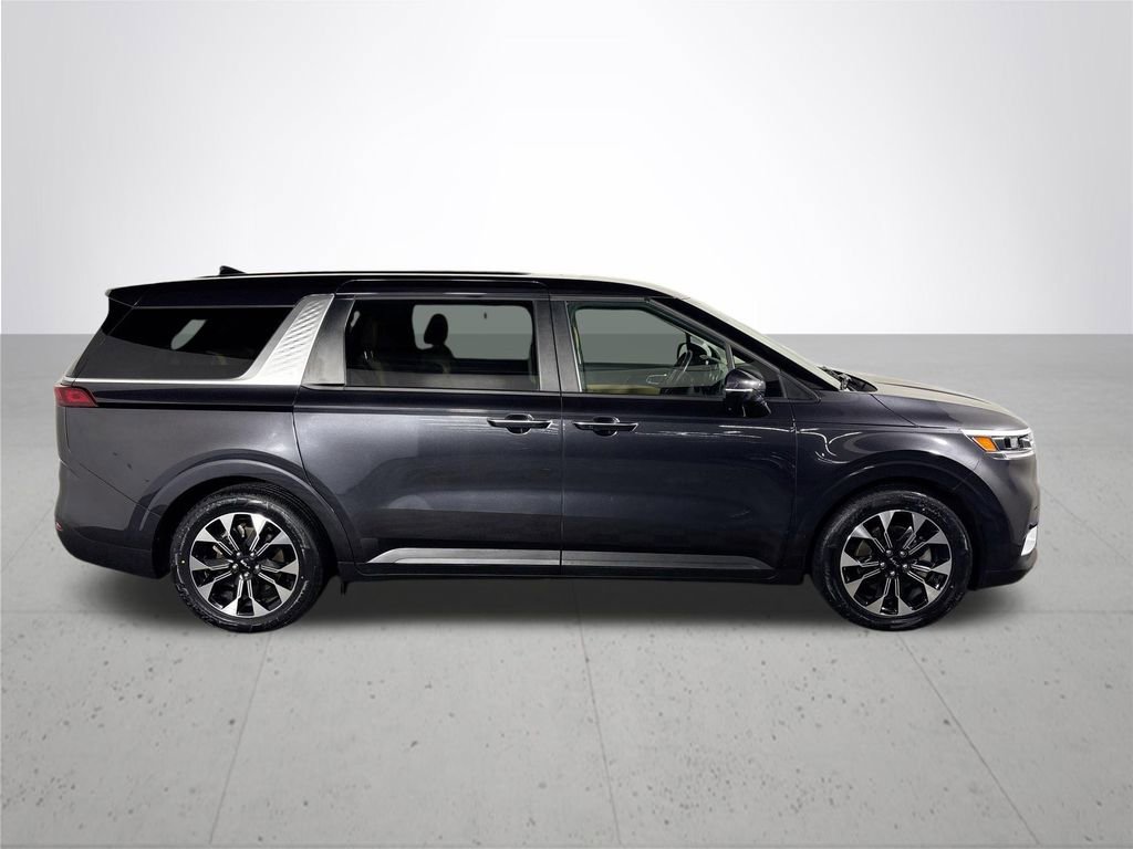 Used 2024 Kia Carnival EX image 6