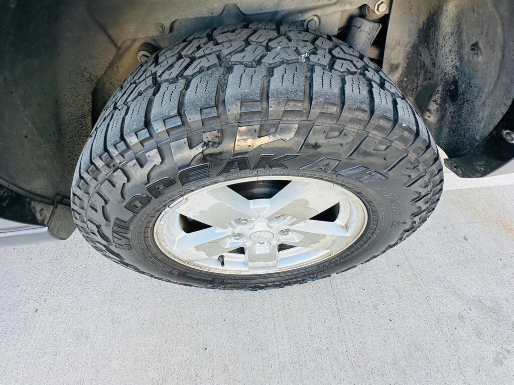 Used 2006 Jeep Commander Limited w/ Trailer Tow Group IV image 33