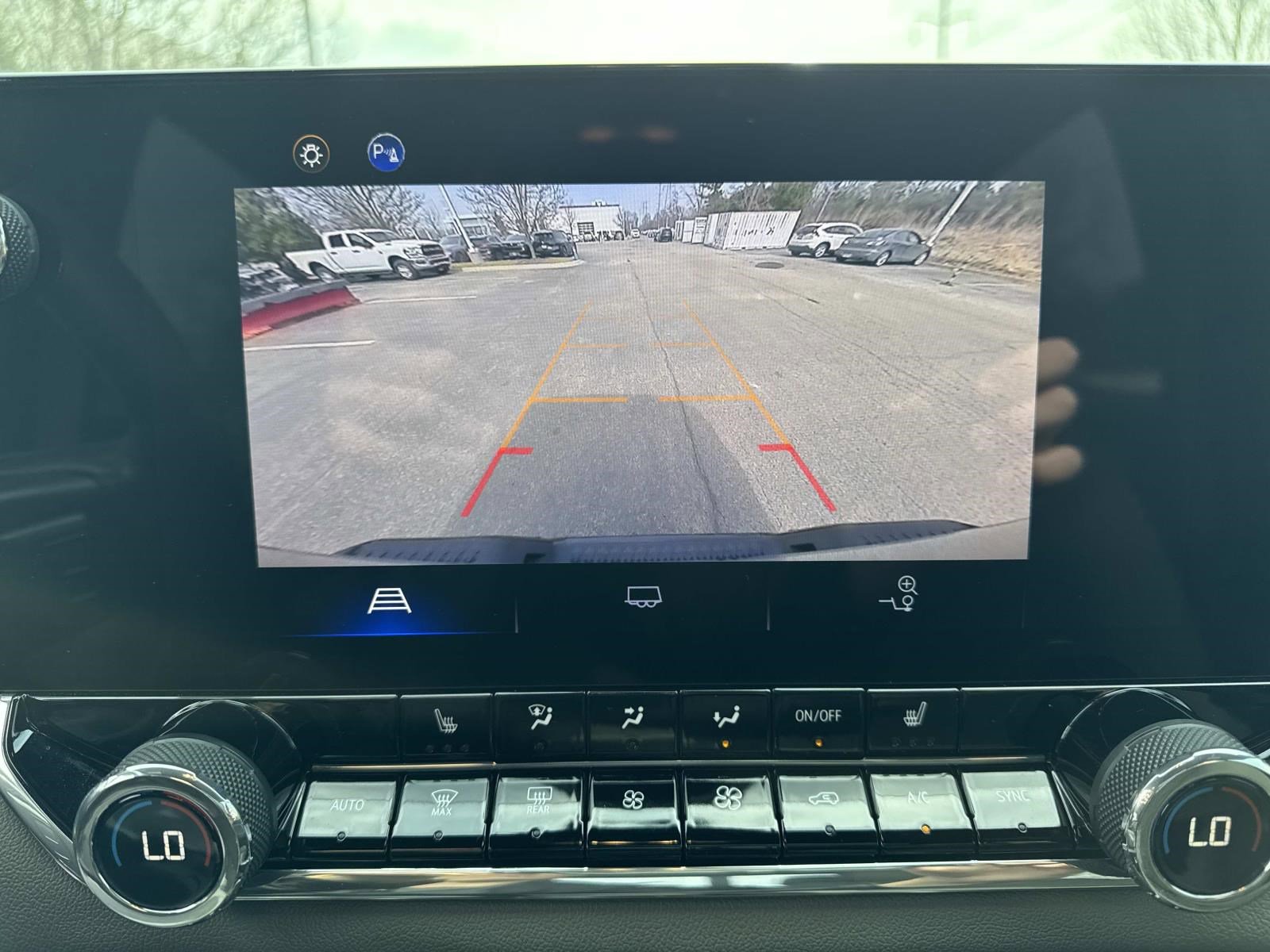 Used 2024 Chevrolet Colorado ZR2 w/ Safety Package AWD/4WD image 25