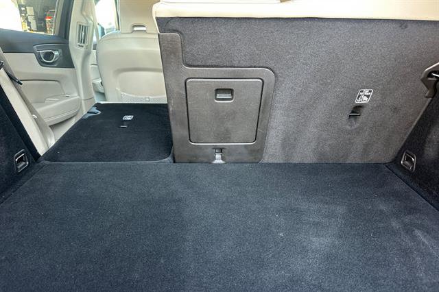 Certified 2023 Volvo XC60 T8 Plus w/ Climate Package image 15