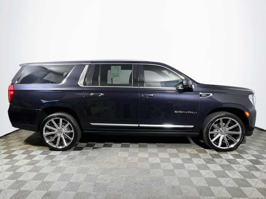 Used 2023 GMC Yukon XL Denali AWD/4WD image 8