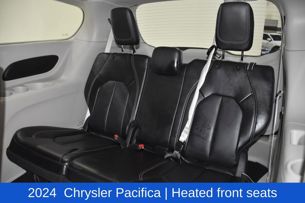 Used 2024 Chrysler Pacifica Touring-L image 28