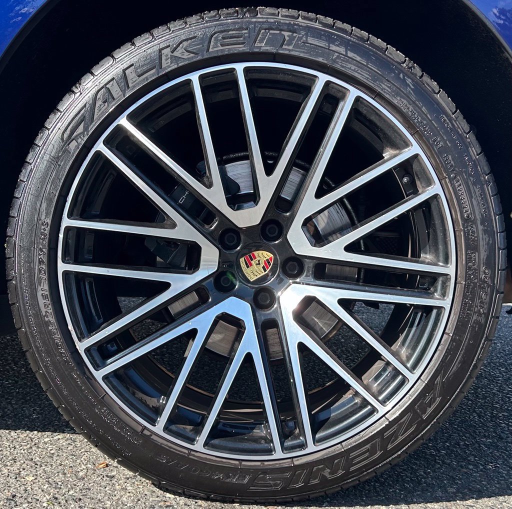 Used 2022 Porsche Macan AWD/4WD image 28