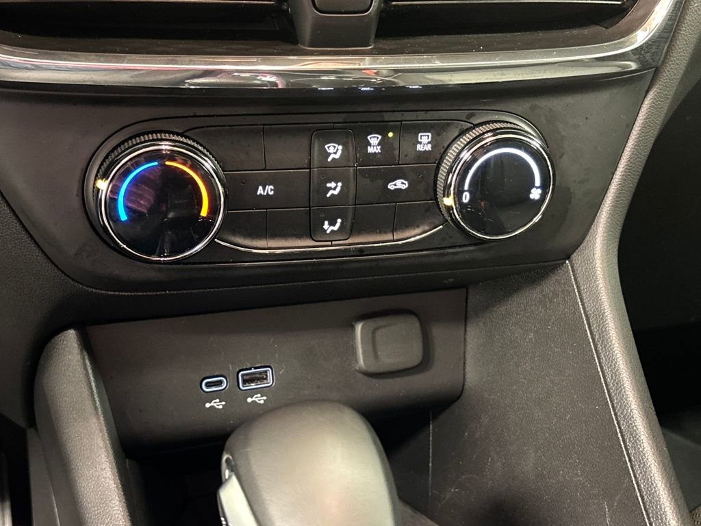 Used 2025 Buick Encore GX Preferred image 31