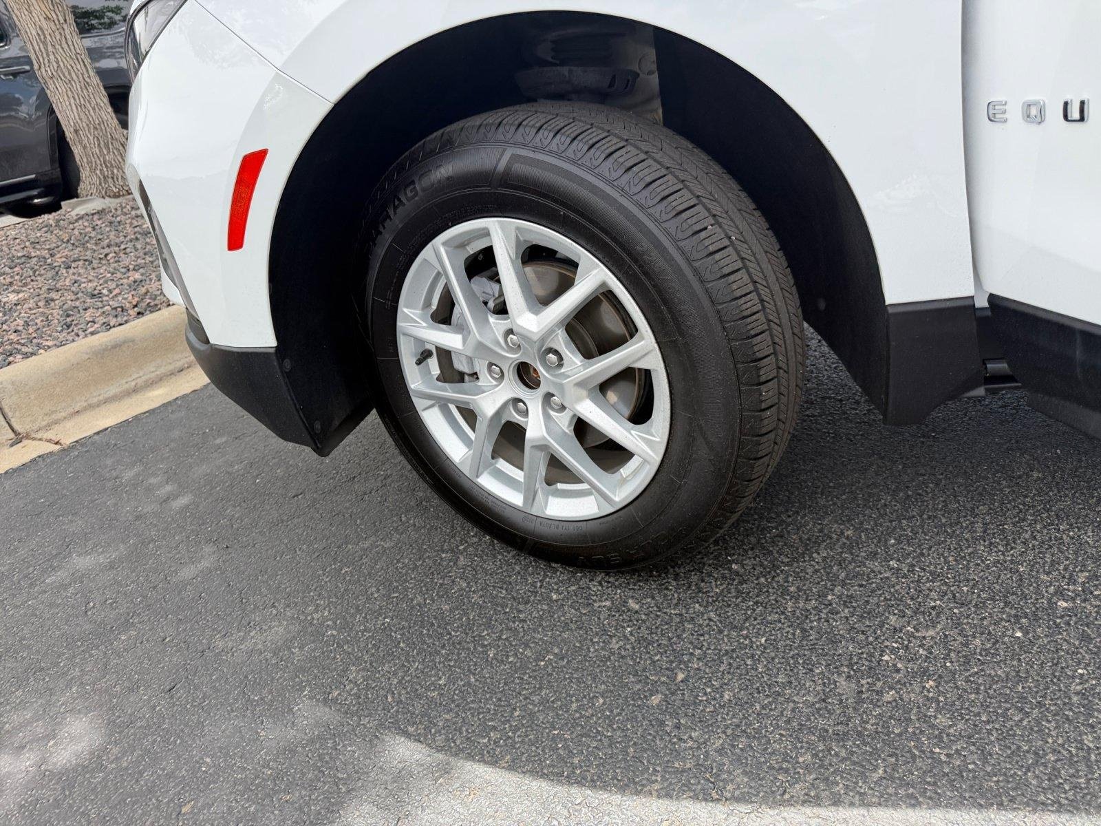 Used 2024 Chevrolet Equinox LT AWD/4WD image 26