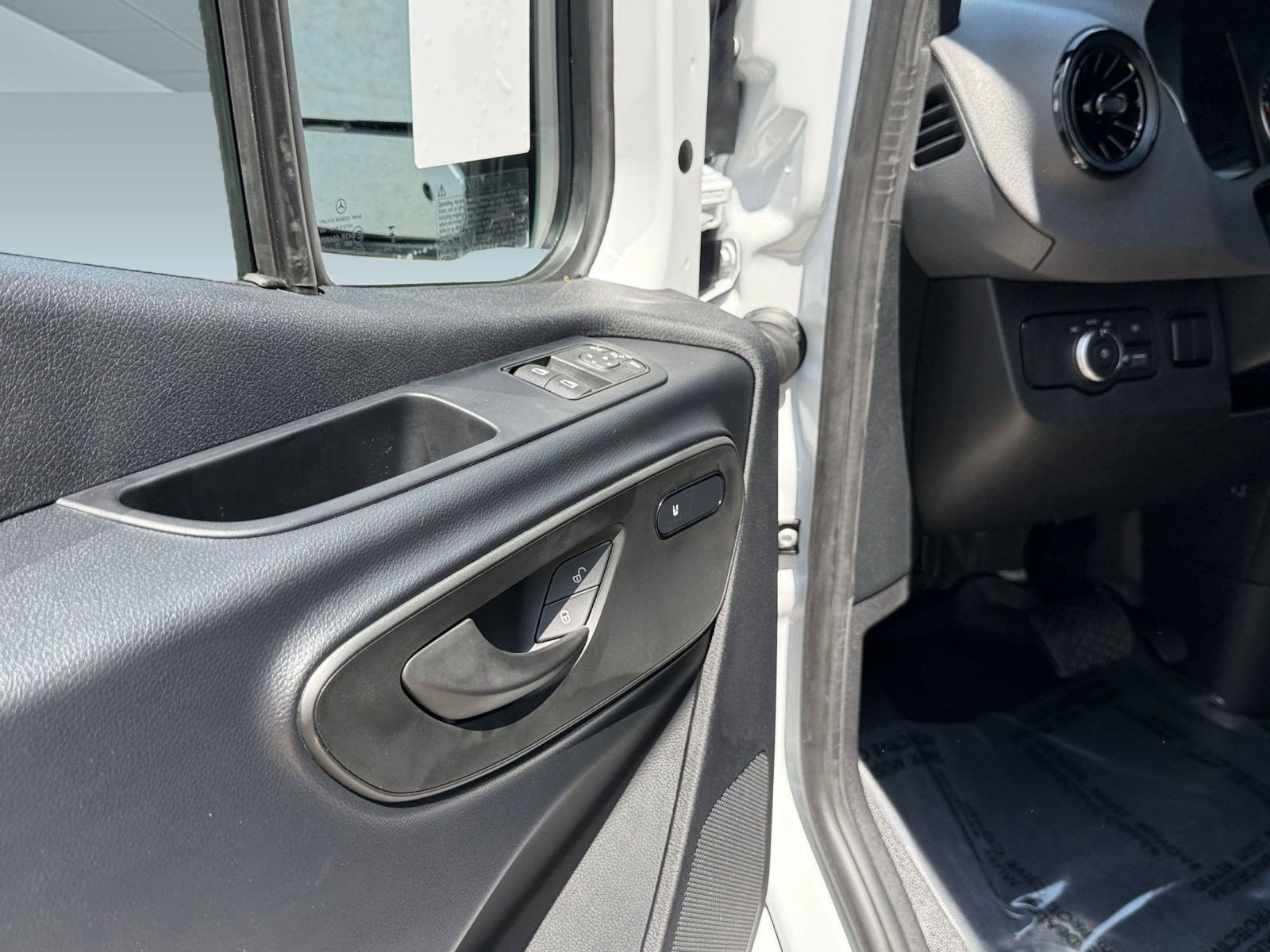 New 2025 Mercedes-Benz Sprinter 2500 image 13