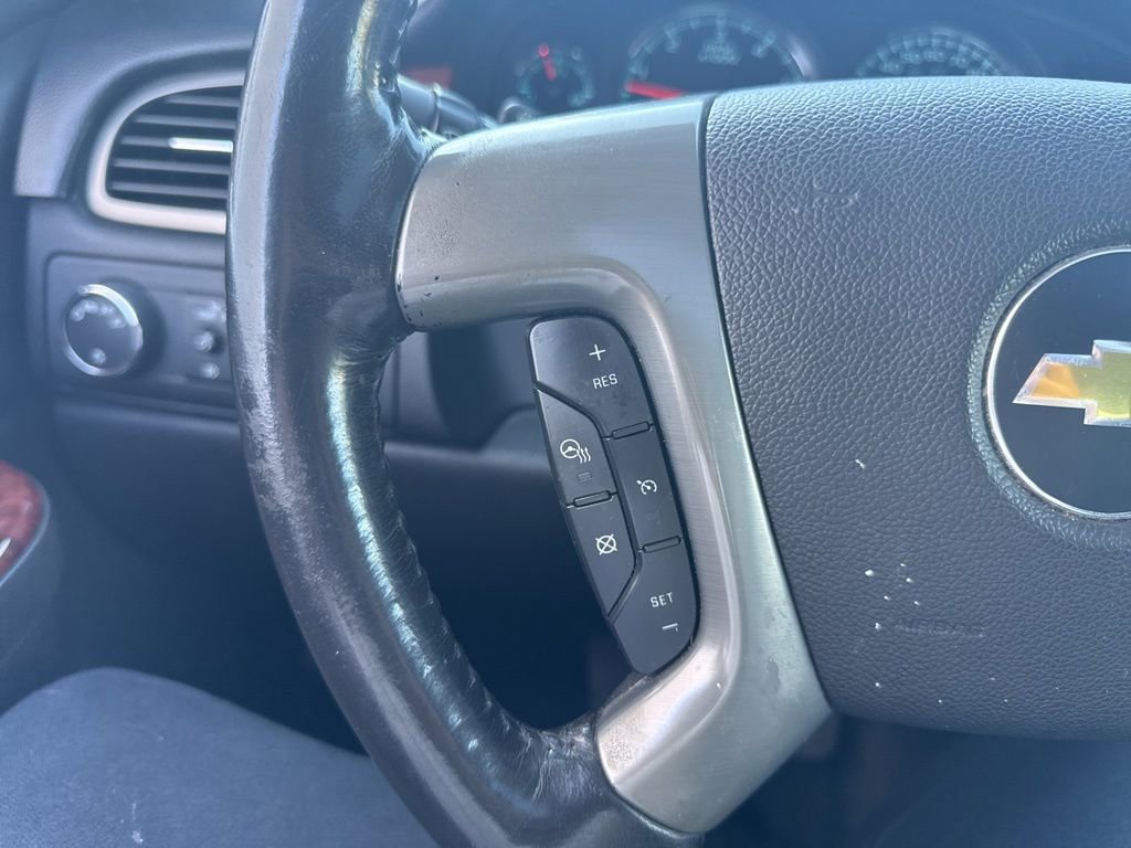 Used 2013 Chevrolet Avalanche LTZ AWD/4WD image 17