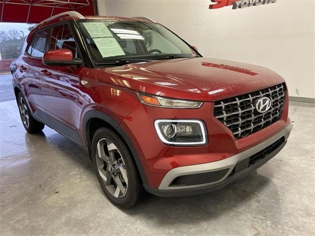 Used 2024 Hyundai Venue Limited image 11