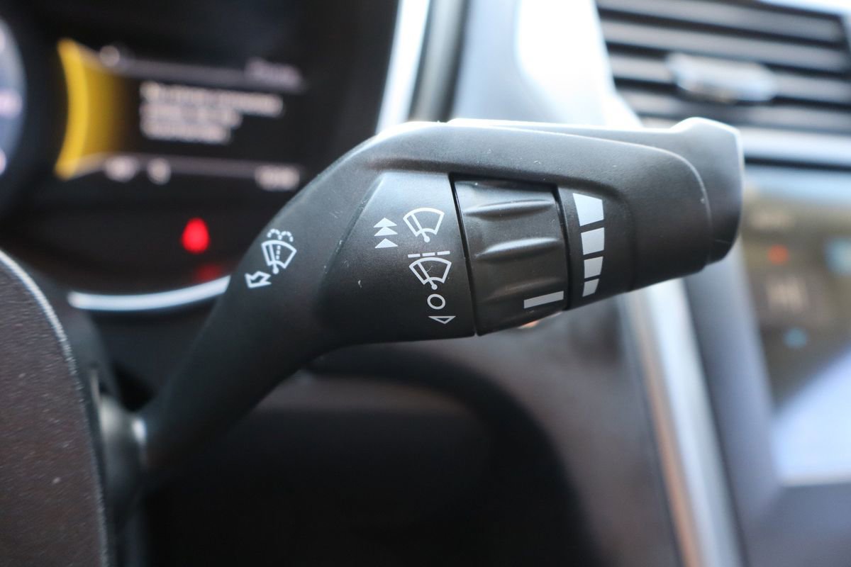 Used 2017 Ford Fusion SE w/ Equipment Group 201A FWD image 32