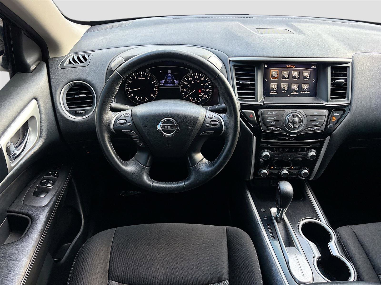 Used 2020 Nissan Pathfinder SV image 21