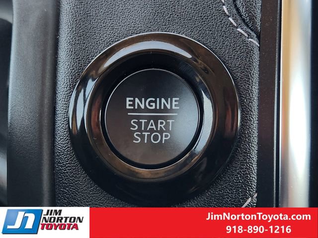 Used 2025 Ford Expedition Platinum image 22