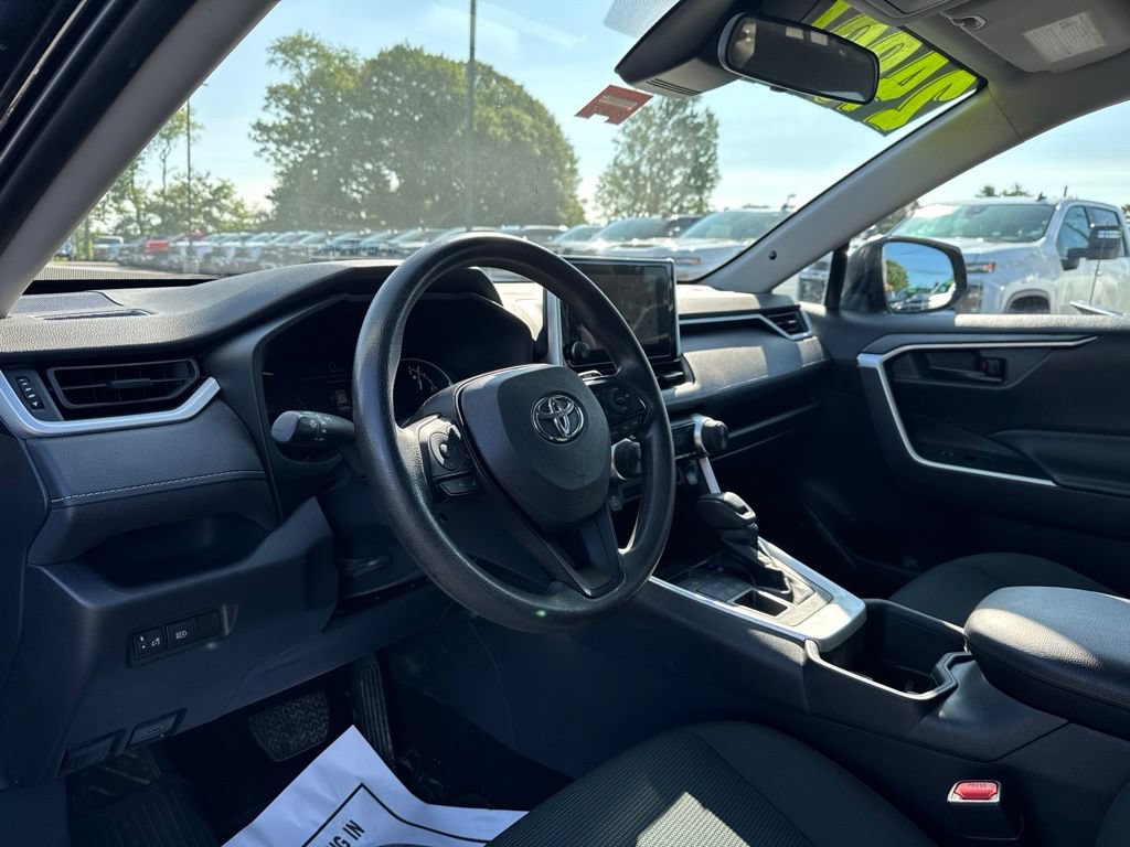 Used 2023 Toyota RAV4 LE AWD/4WD image 19
