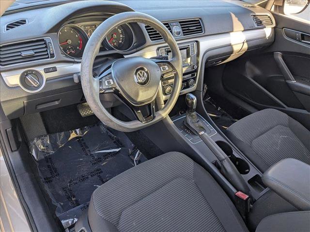 Used 2017 Volkswagen Passat 1.8T S FWD image 9