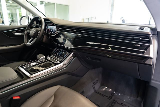 Used 2020 Audi Q8 Premium Plus w/ Premium Plus Package AWD/4WD image 31