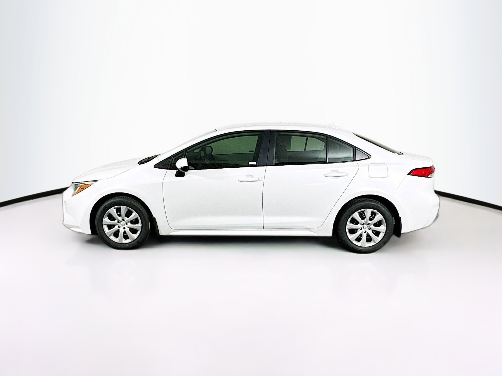Used 2026 Toyota Corolla LE image 4