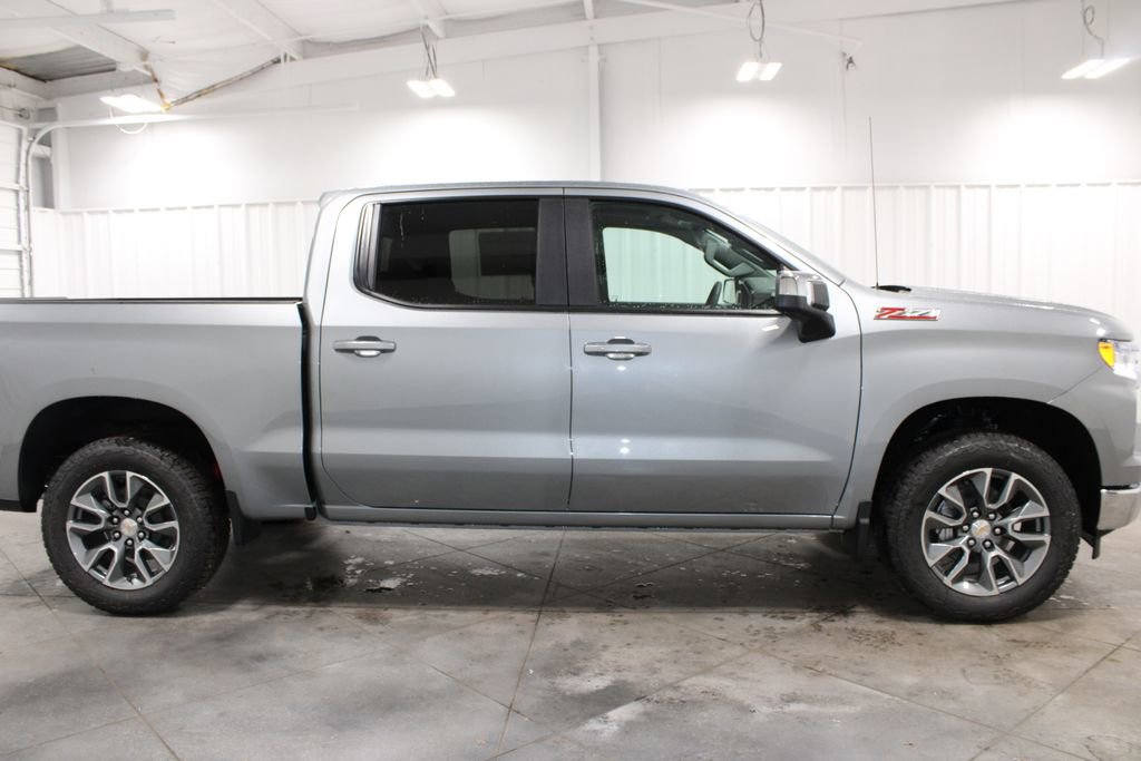 New 2026 Chevrolet Silverado 1500 LT w/ Z71 Off-Road Package AWD/4WD image 11