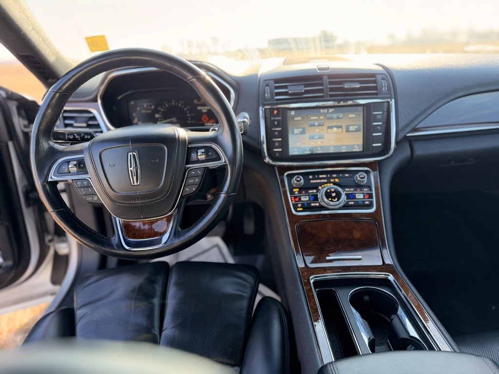 Used 2019 Lincoln Continental Select w/ Continental Climate Package image 12