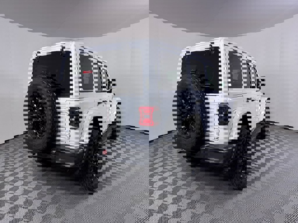 Used 2021 Jeep Wrangler Unlimited Sahara w/ Cold Weather Group image 22