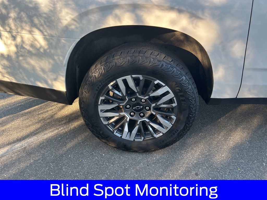 Certified 2025 Chevrolet Suburban Z71 image 7