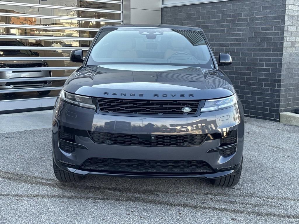 Certified 2025 Land Rover Range Rover Sport Dynamic SE image 2