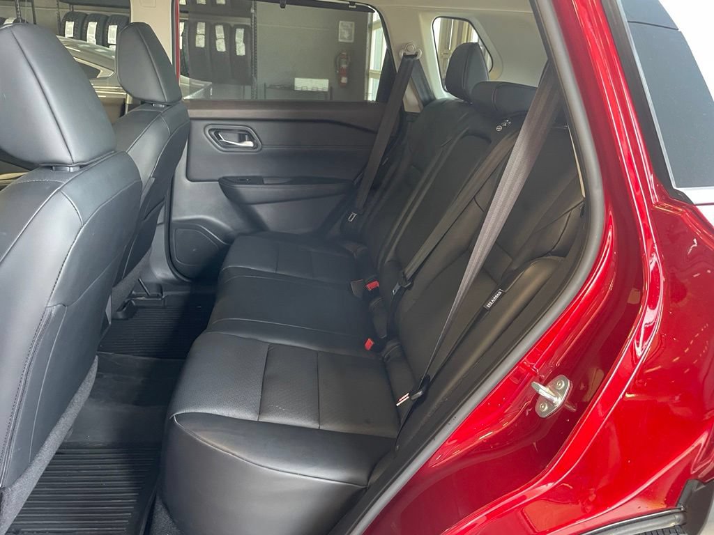Certified 2023 Nissan Rogue SV w/ SV Premium B Package FWD image 17