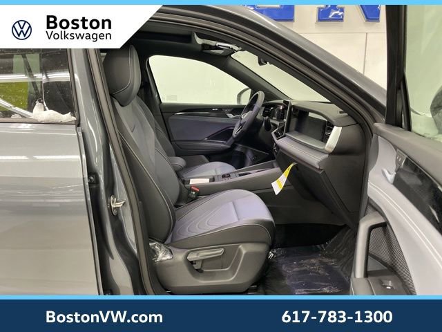 New 2026 Volkswagen Tiguan SE R-Line image 11