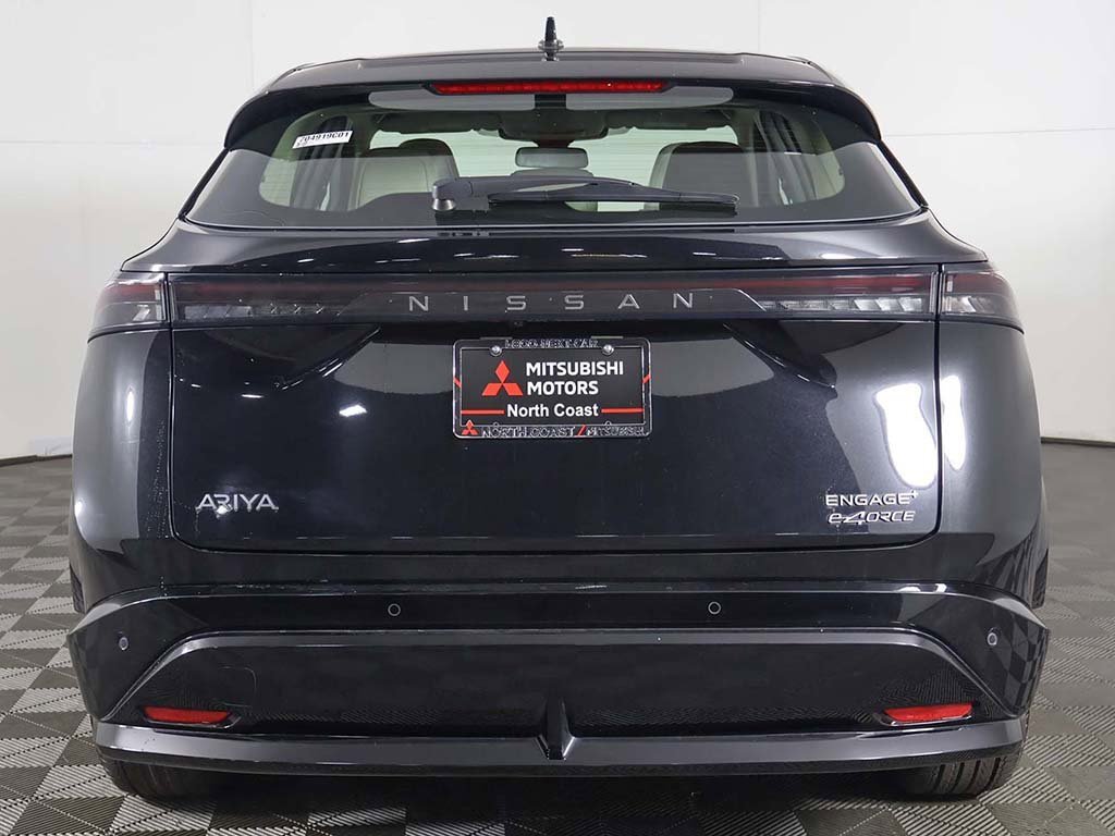 Used 2023 Nissan Ariya AWD image 14