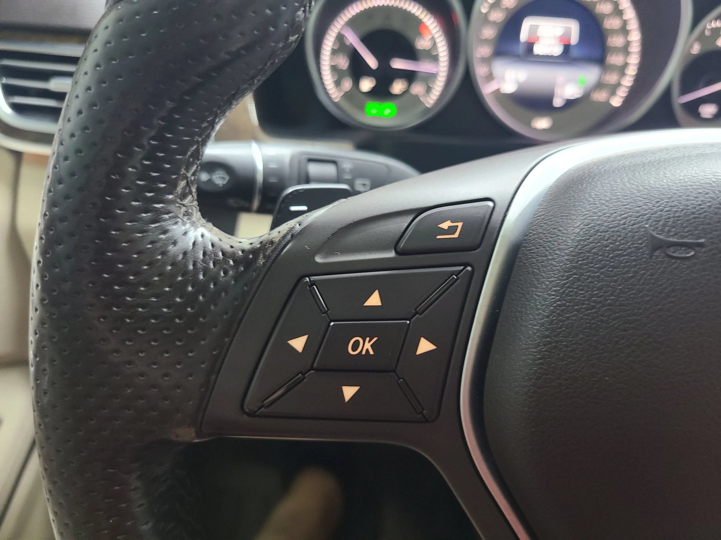 Used 2016 Mercedes-Benz E 350 4MATIC Wagon image 31