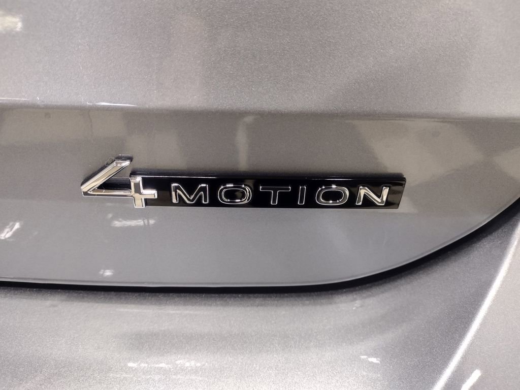 New 2025 Volkswagen Taos SE image 14