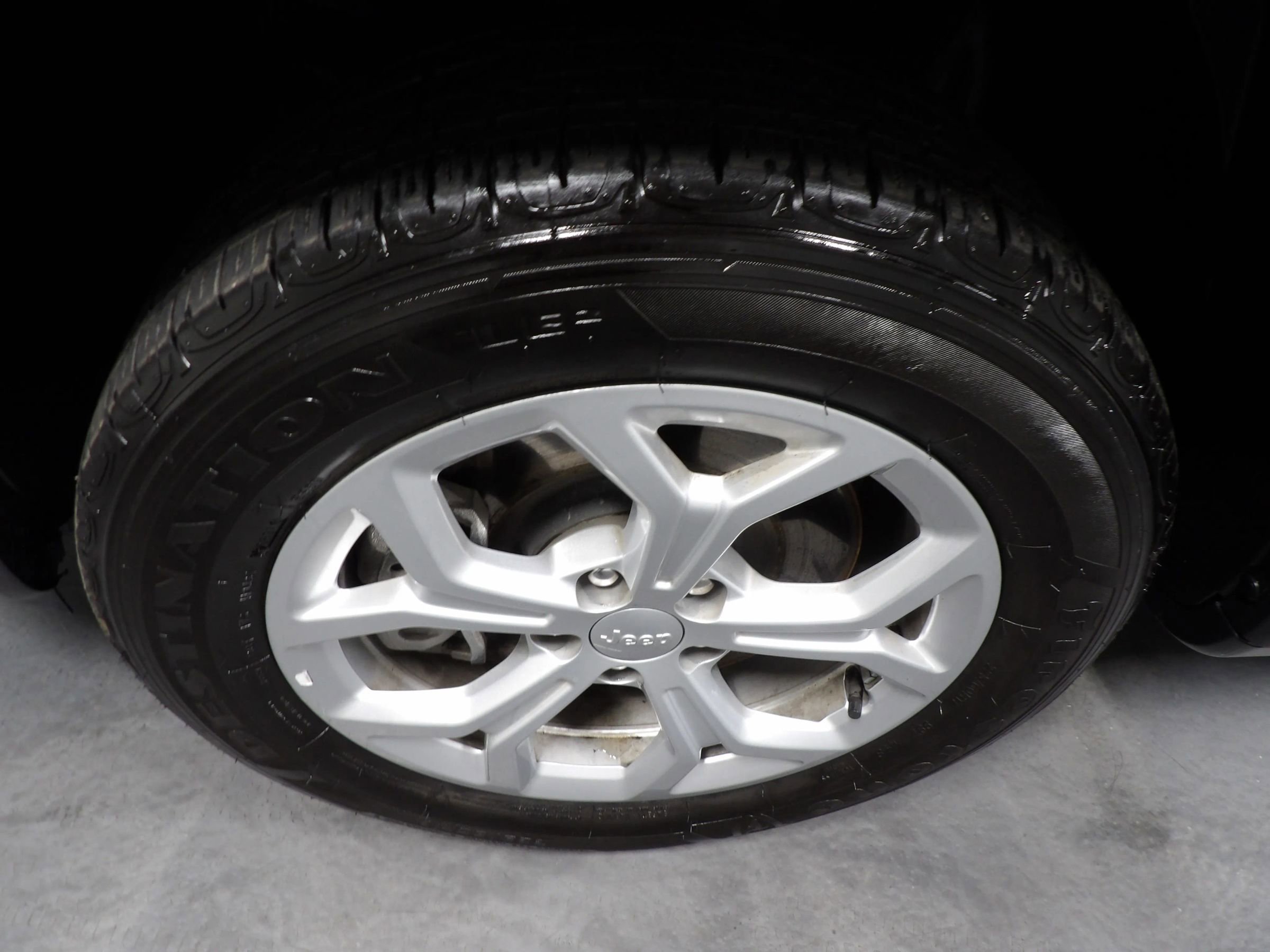 Used 2024 Jeep Compass Latitude AWD/4WD image 23