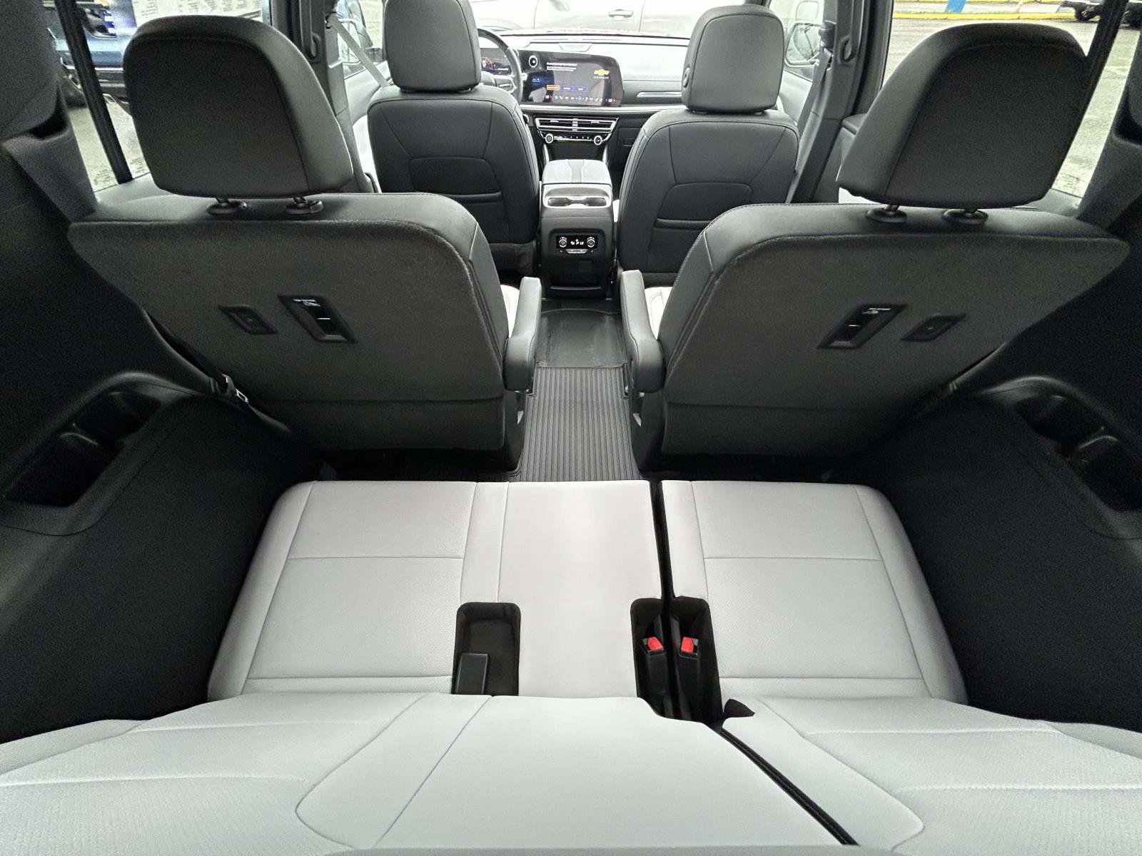 New 2026 Chevrolet Traverse High Country w/ LPO, Floor Liner Package AWD/4WD image 16
