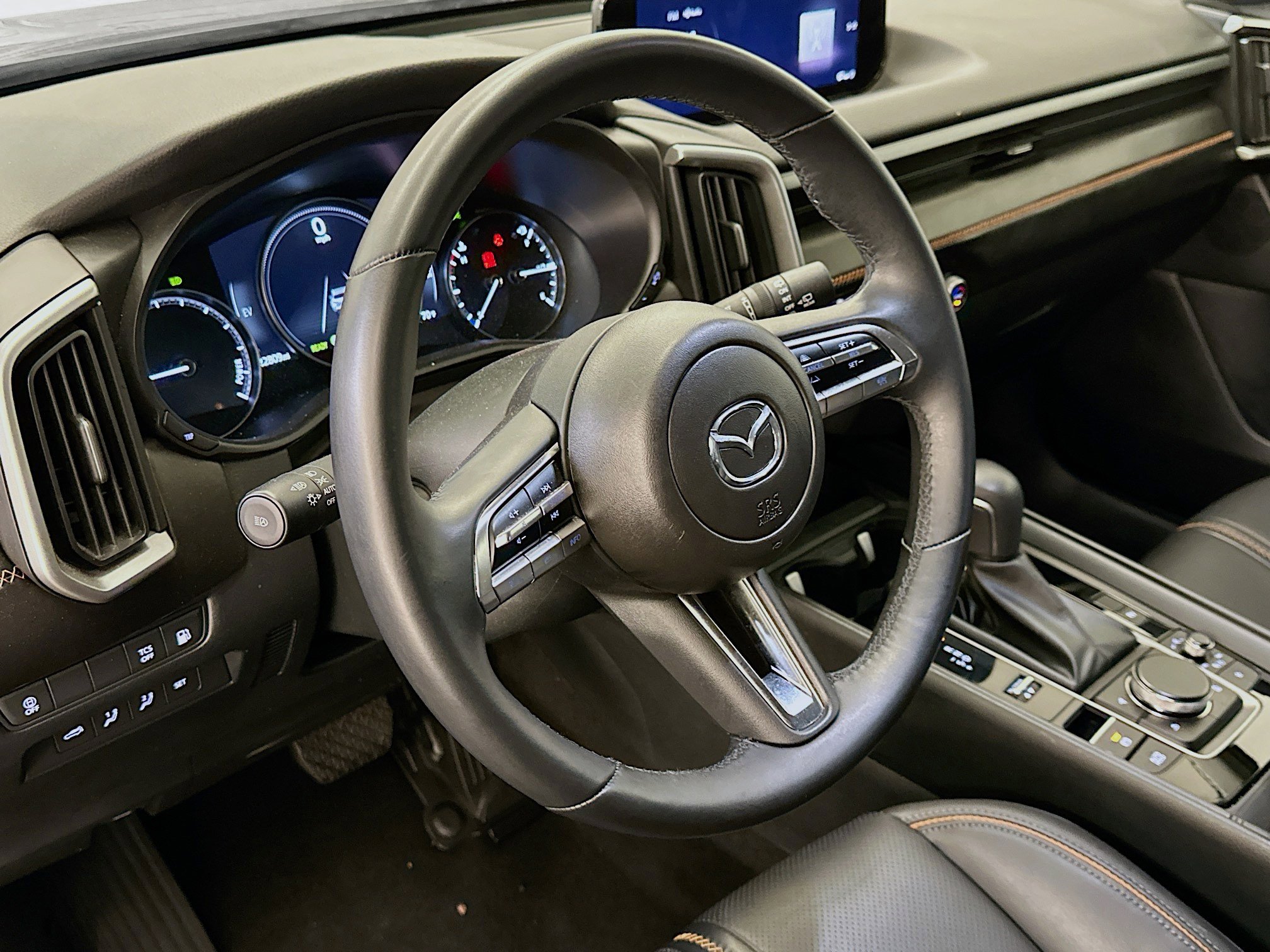 Used 2025 MAZDA CX-50 AWD 2.5 Hybrid w/ Premium Pkg image 18