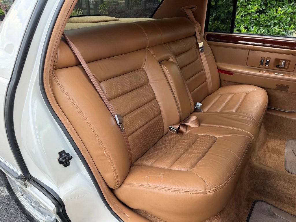 Used 1994 Cadillac De Ville Concours FWD image 40