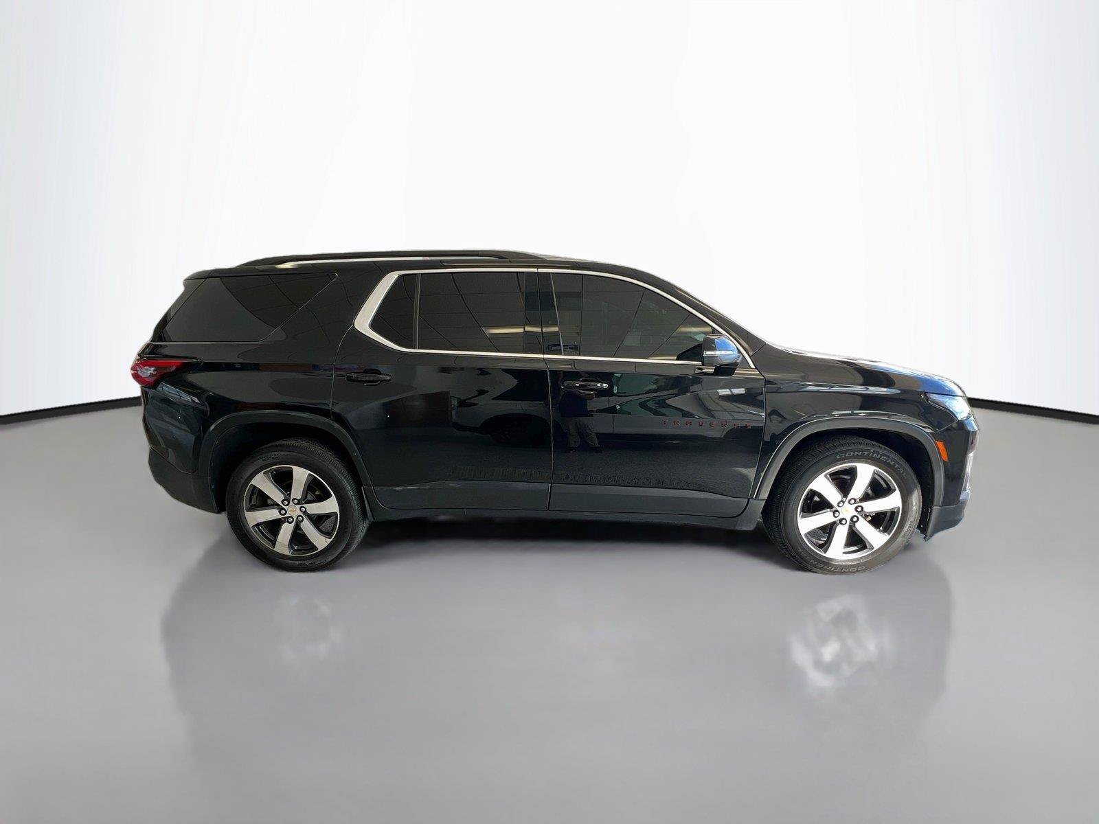 Used 2023 Chevrolet Traverse LT w/ LT Premium Package AWD/4WD image 16