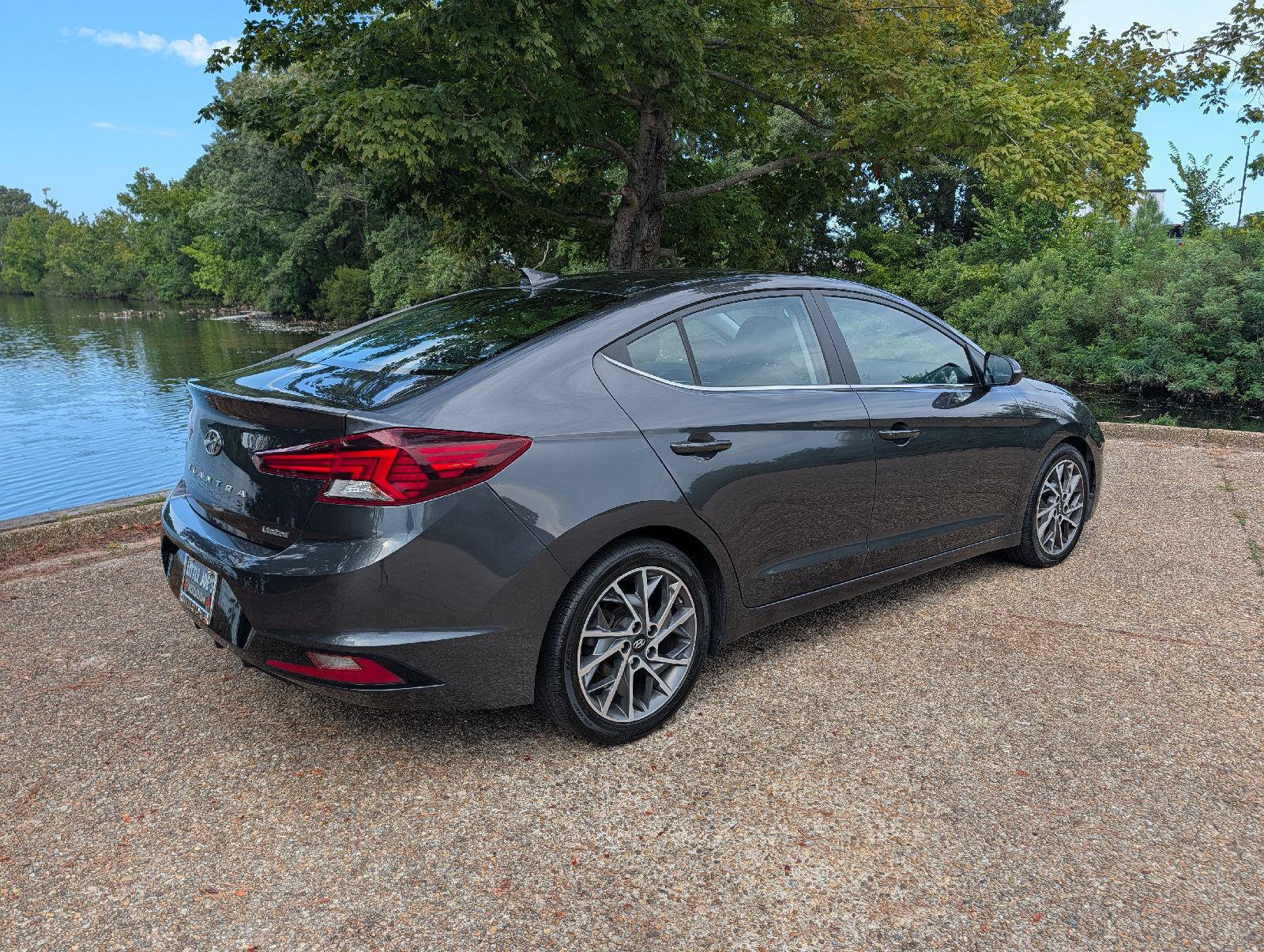 Used 2020 Hyundai Elantra Limited w/ Ultimate Package 03 FWD image 4