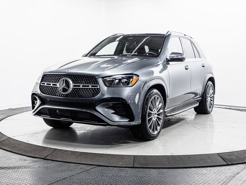 Used 2025 Mercedes-Benz GLE 450e 4MATIC w/ AMG Line Exterior image 3