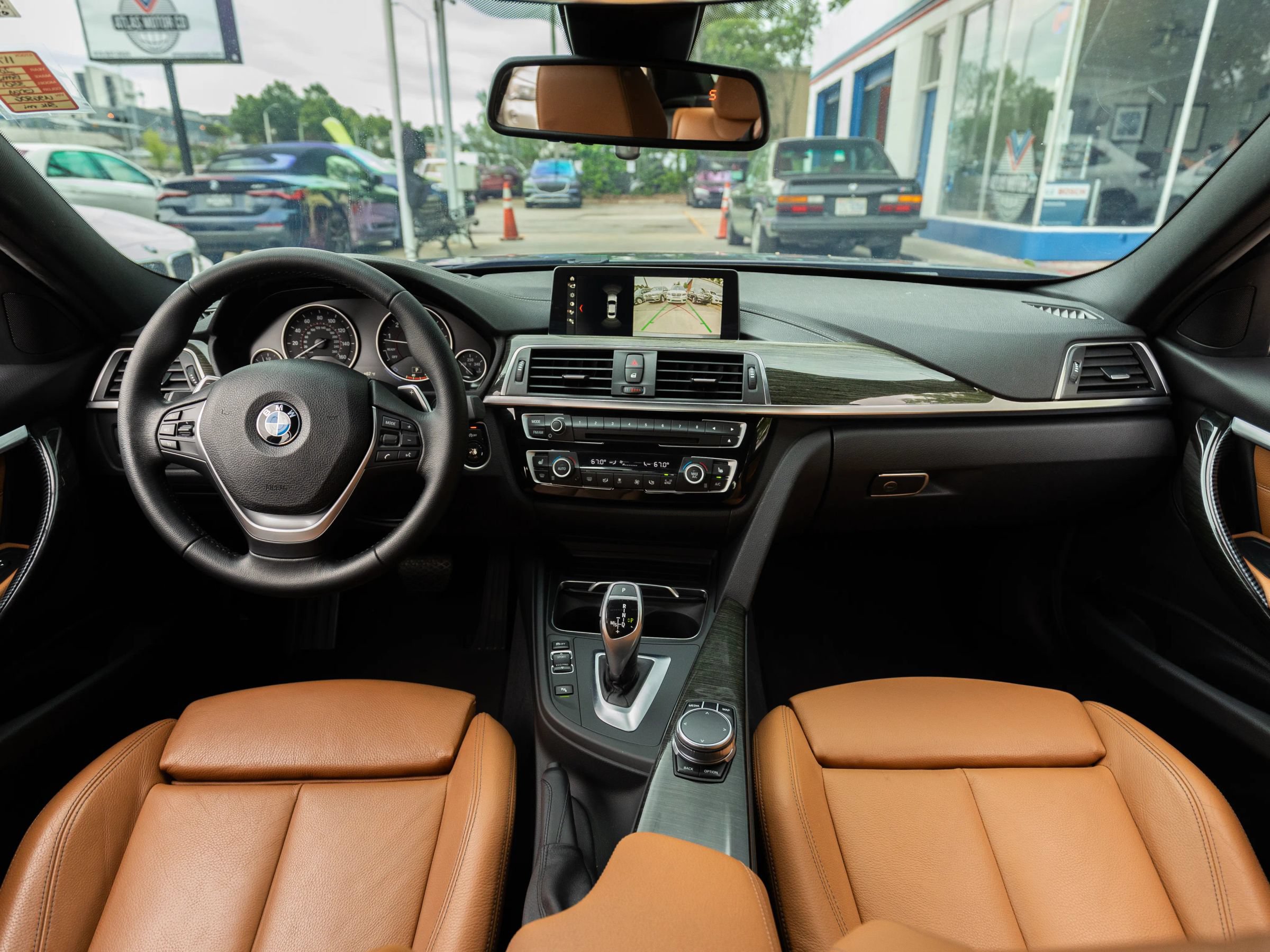 Used 2018 BMW 330i Sedan RWD image 2