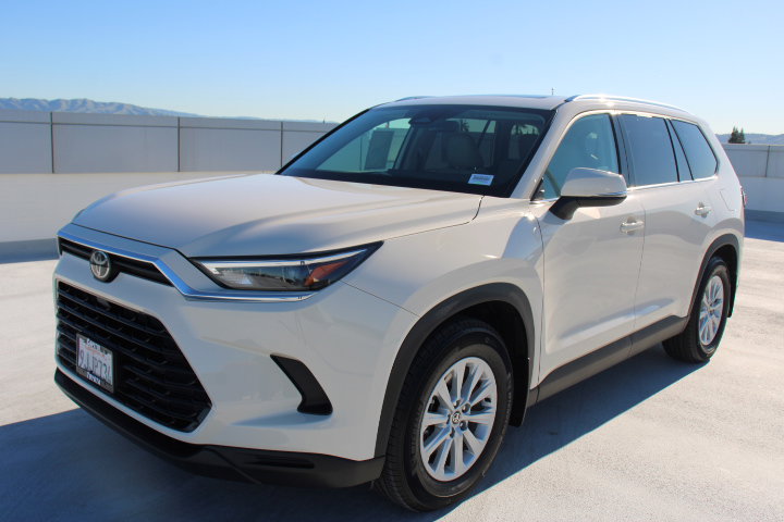 Certified 2024 Toyota Grand Highlander XLE image 6