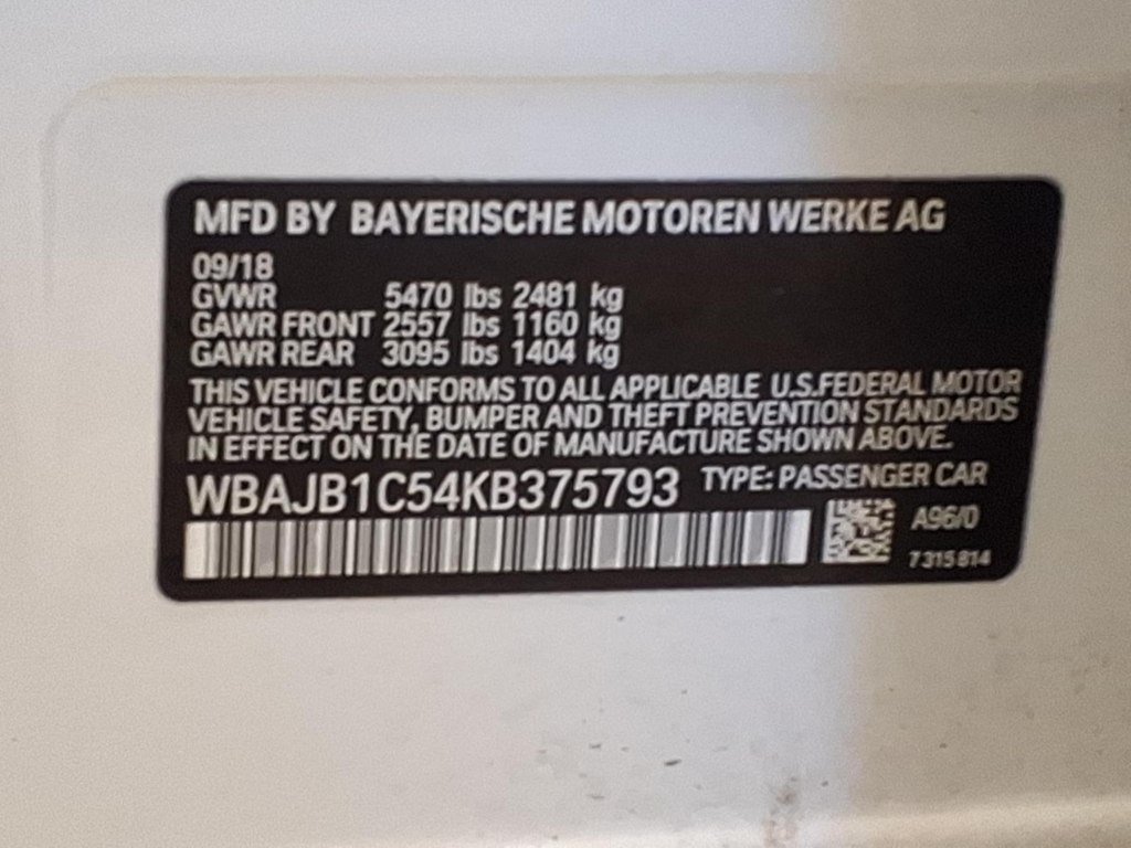 Used 2019 BMW 530e xDrive w/ Executive Package AWD/4WD image 25
