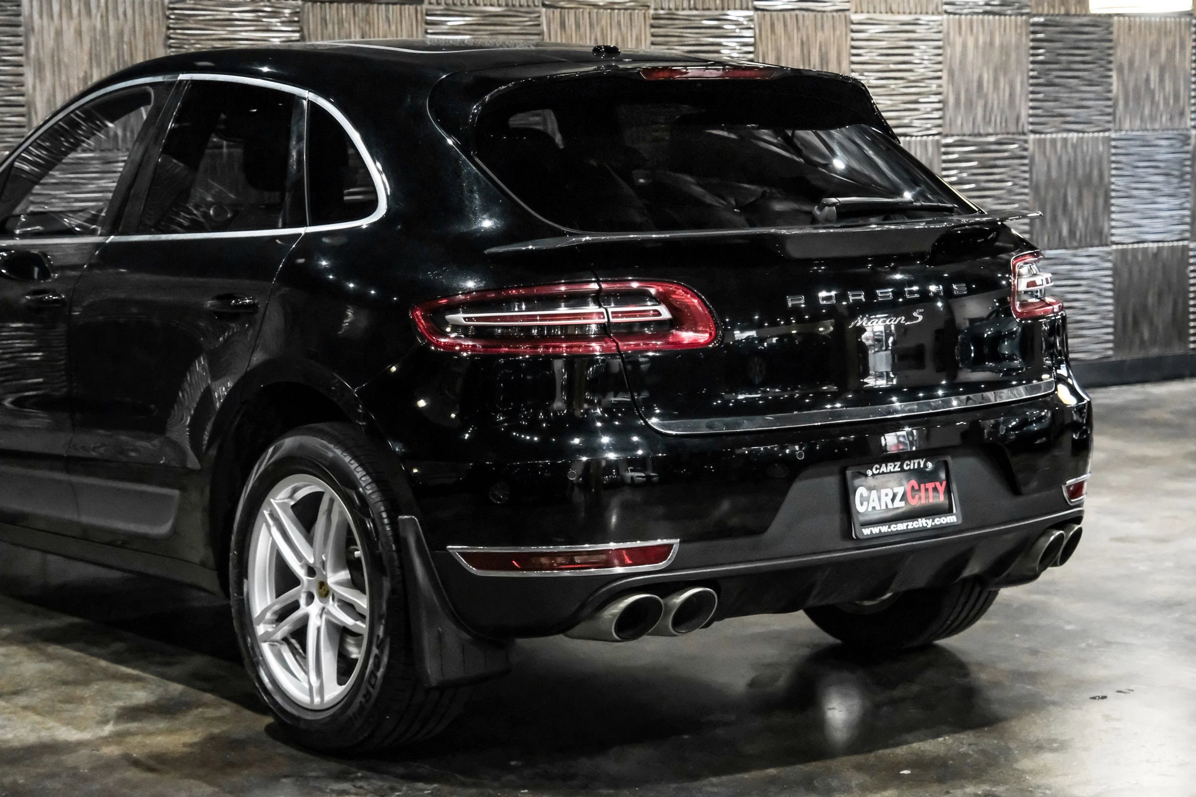 Used 2017 Porsche Macan S image 14