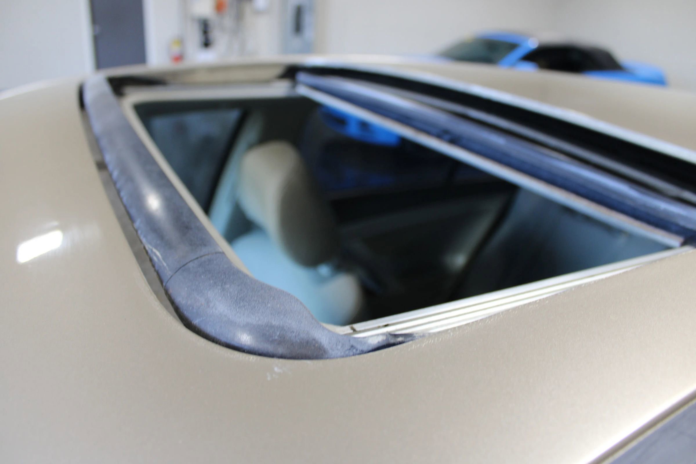 Used 2010 Toyota Camry XLE image 7