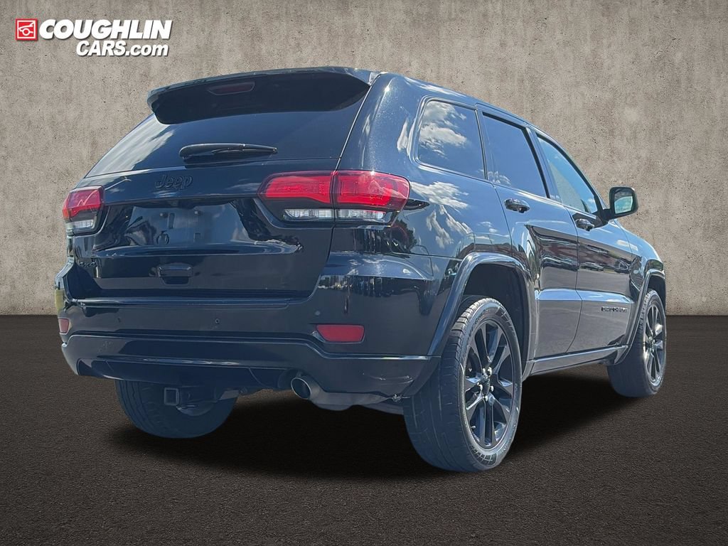Used 2018 Jeep Grand Cherokee Altitude AWD/4WD image 9