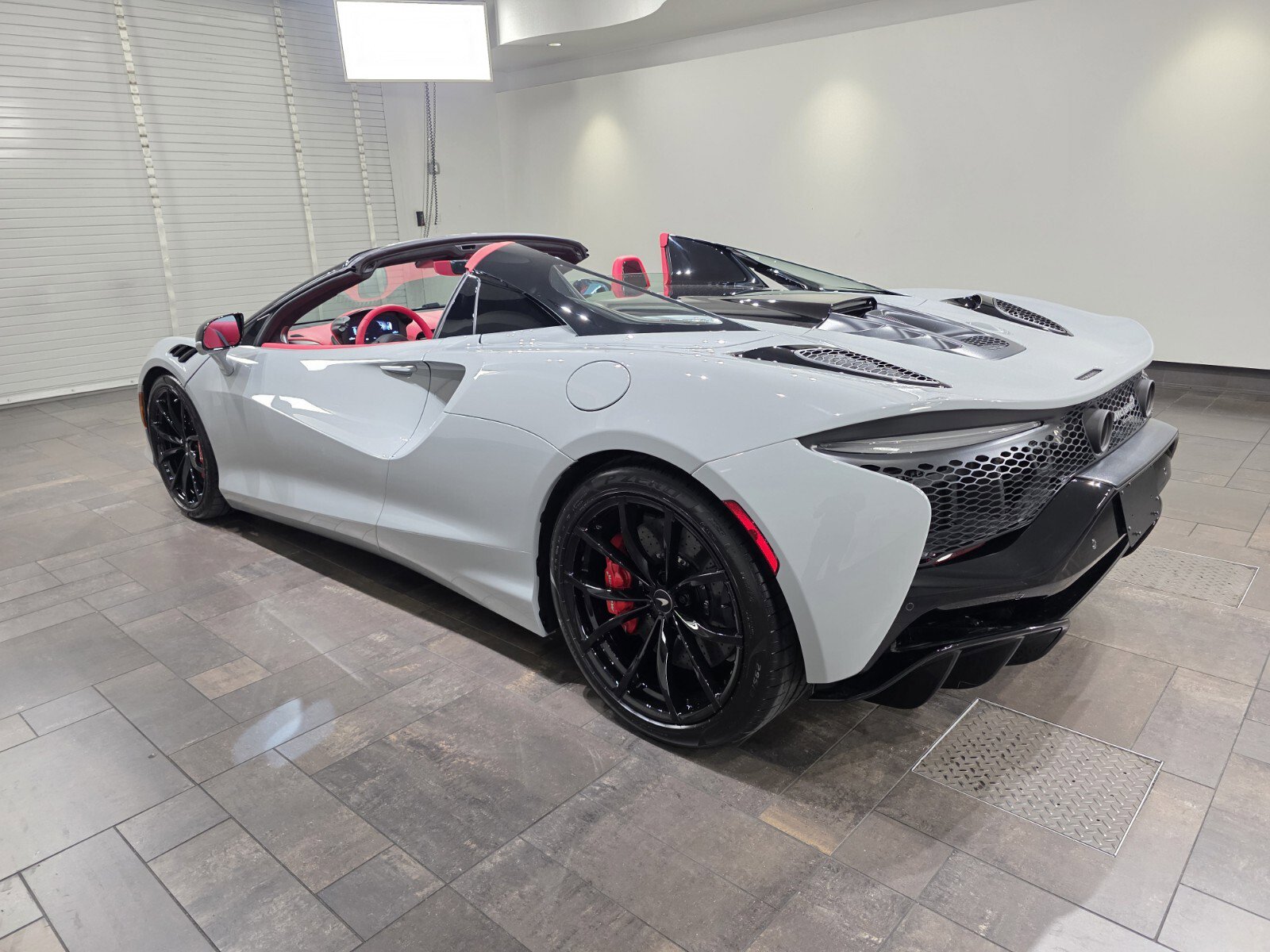 New 2026 McLaren Artura Spider RWD image 4