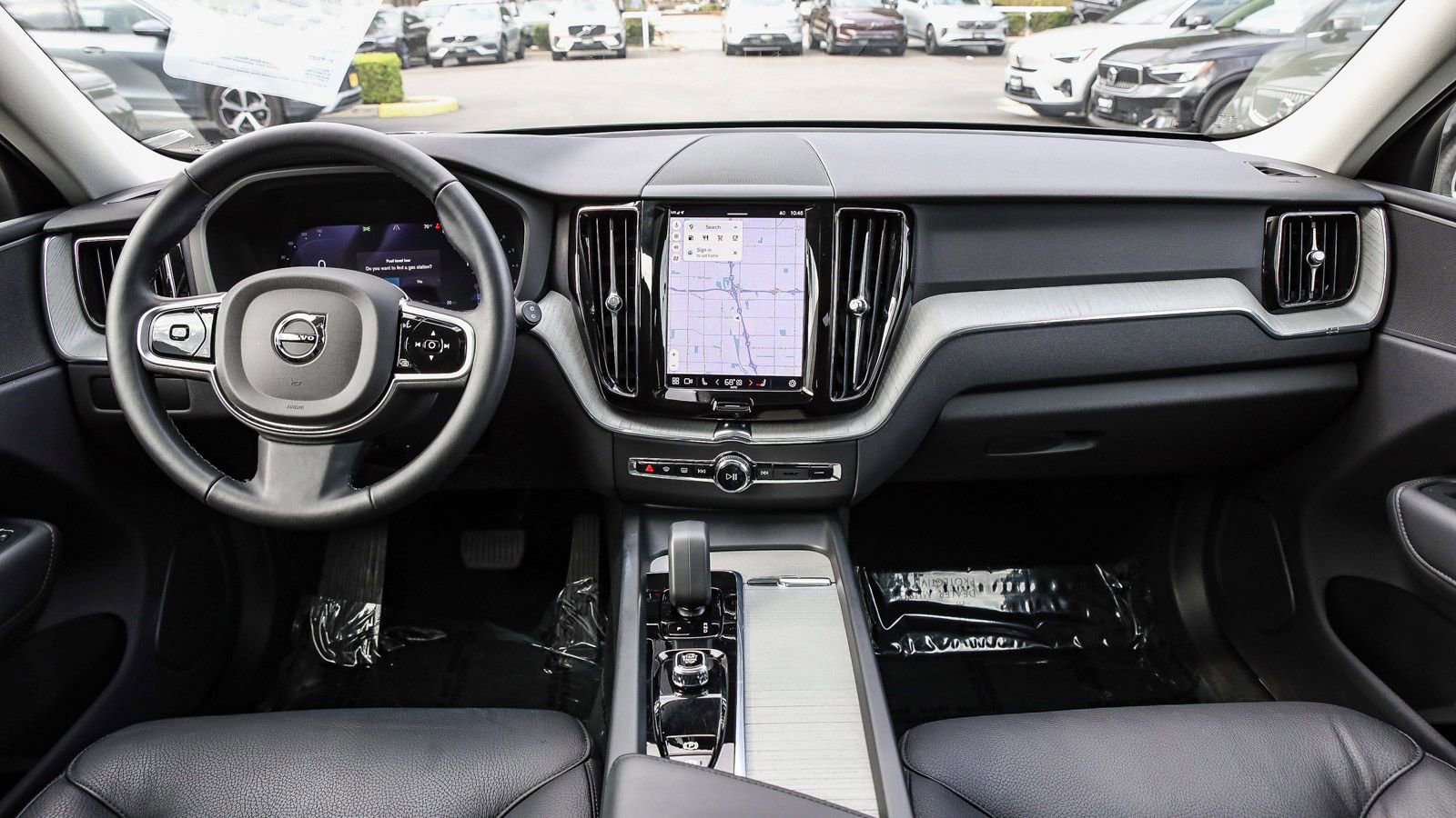 Used 2025 Volvo XC60 B5 Plus image 12