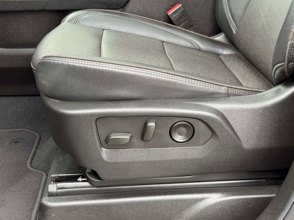 Used 2024 Chevrolet Tahoe High Country AWD/4WD image 21