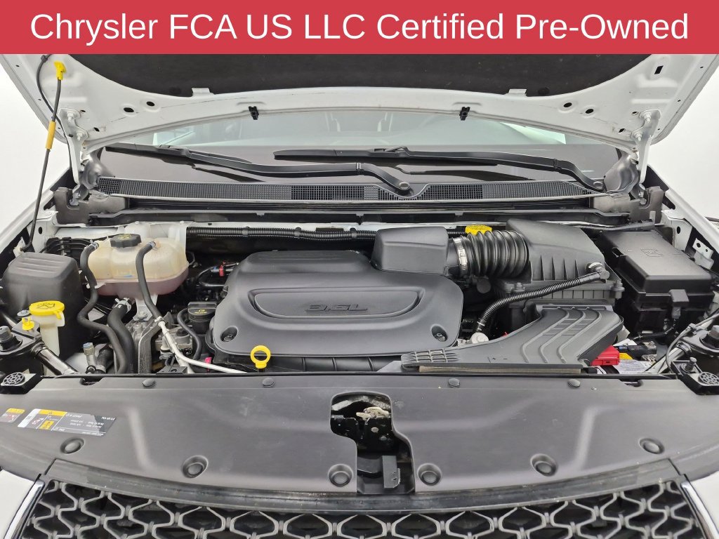 Certified 2025 Chrysler Pacifica Select FWD image 38